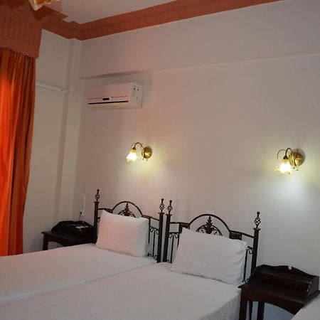 Palatino Studios Loutra Edipsou  Extérieur photo