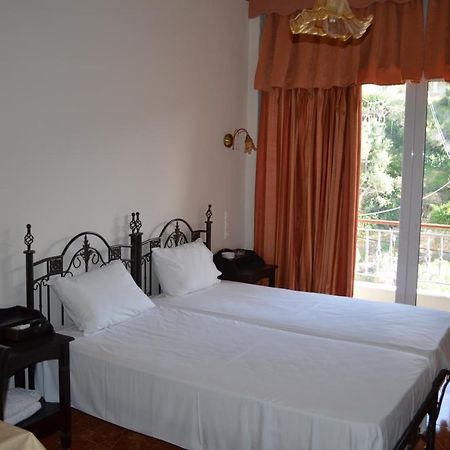 Palatino Studios Loutra Edipsou  Extérieur photo