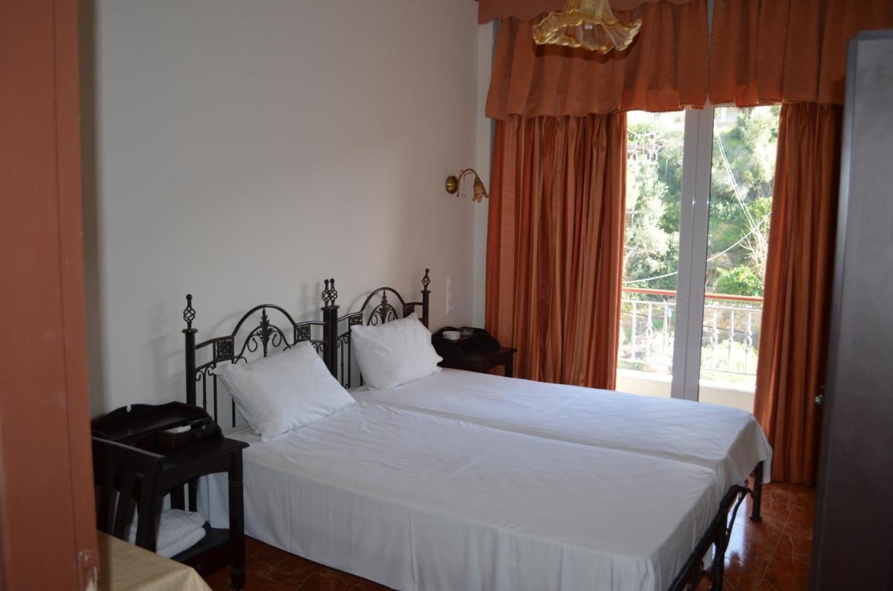 Palatino Studios Loutra Edipsou  Extérieur photo