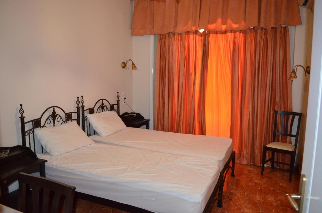 Palatino Studios Loutra Edipsou  Extérieur photo